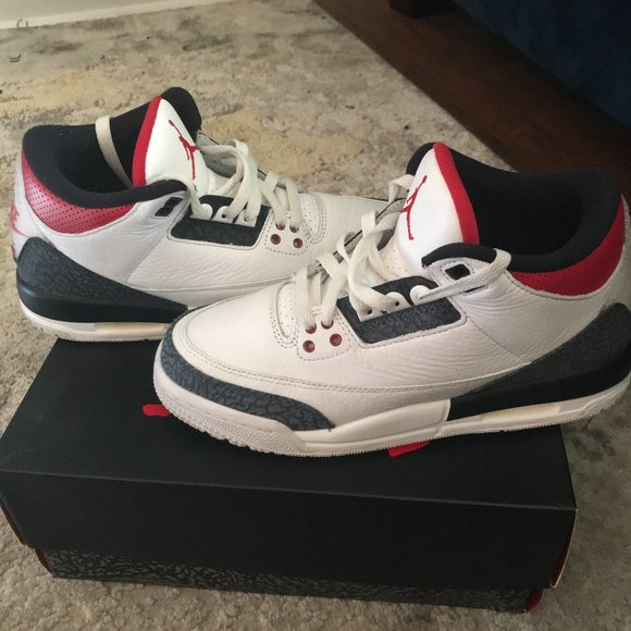 Air Jordan retro fire red